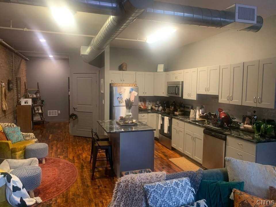 415 S Clinton St #205 - Photo 4 of 6