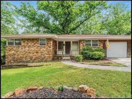 featured image of 1800 Northwood Rd