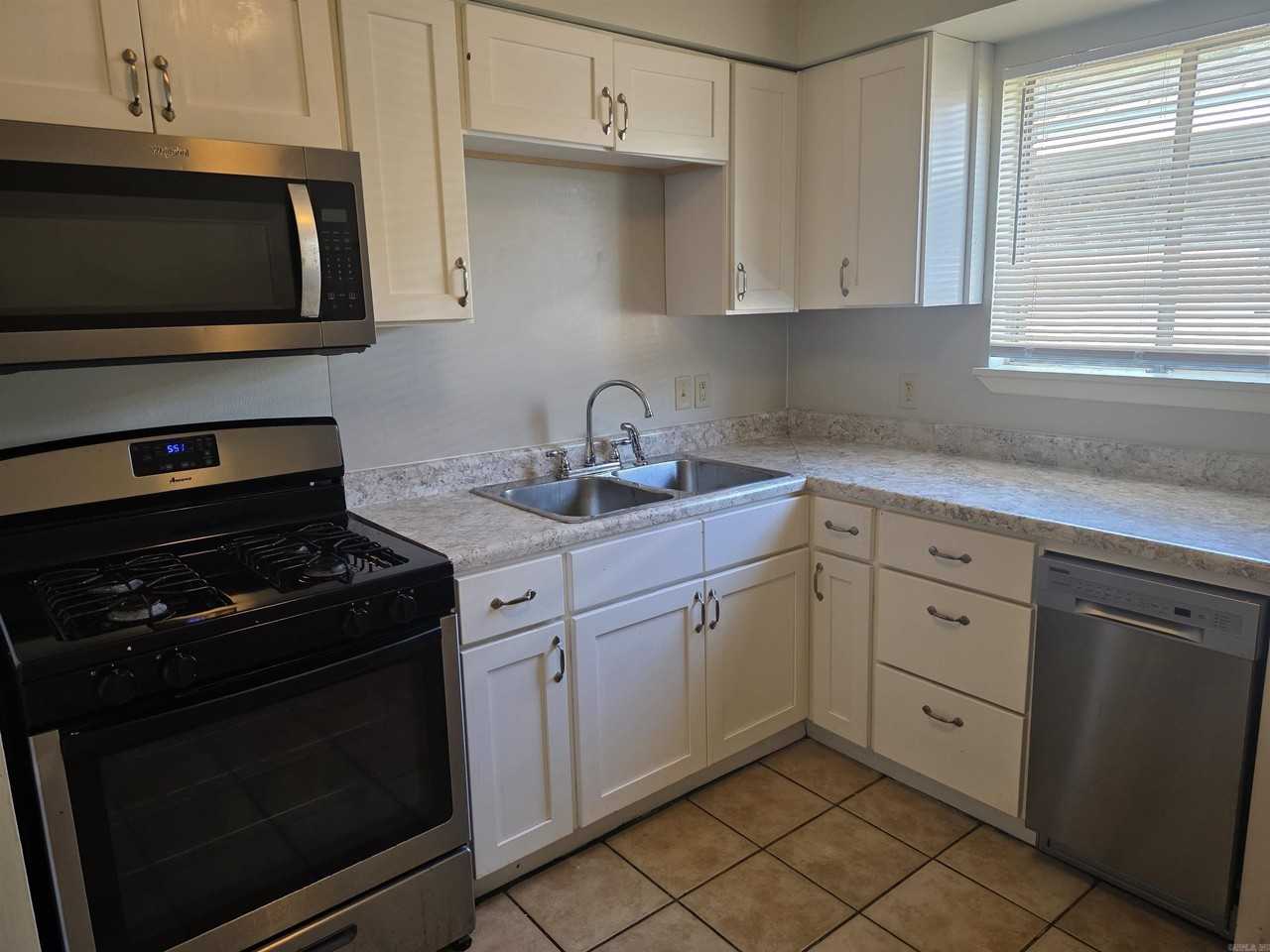 5 Clint Ct #A - Photo 3 of 11