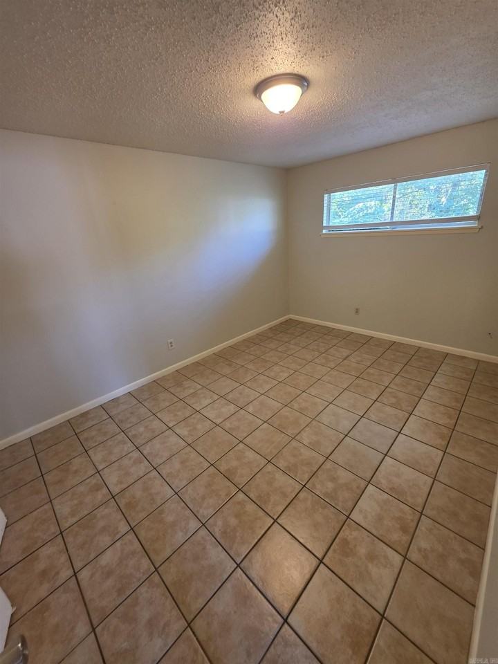 5 Clint Ct #A - Photo 7 of 11