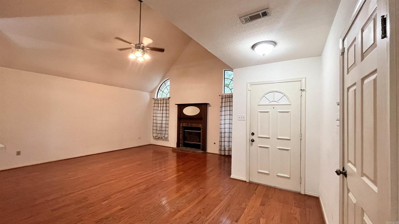 1318 Point West Dr - Photo 3 of 21
