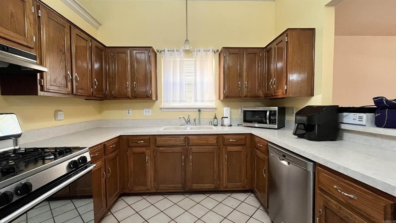 1318 Point West Dr - Photo 5 of 21