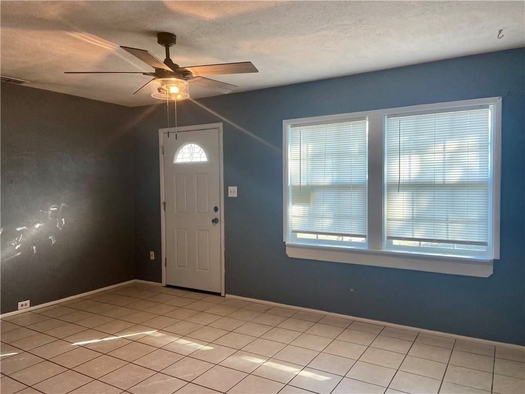 4010 Robinhood Dr - Photo 2 of 14