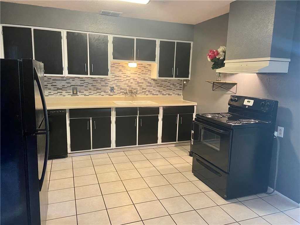 4010 Robinhood Dr - Photo 4 of 14