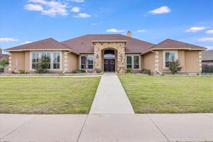 featured image of 6241 Lago Vista Dr