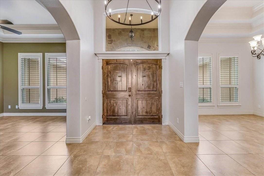 6241 Lago Vista Dr - Photo 4 of 39