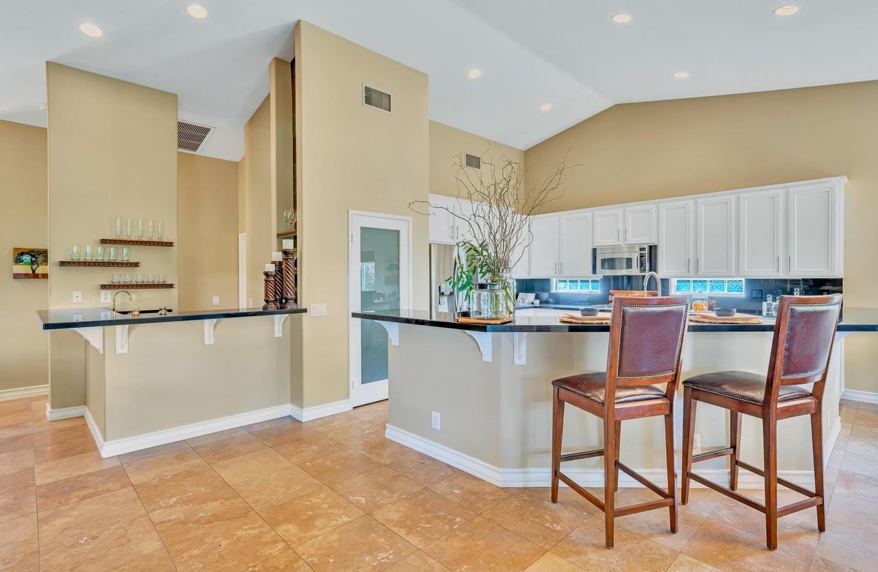 45607 Pelican Hill Ct - Photo 3 of 32
