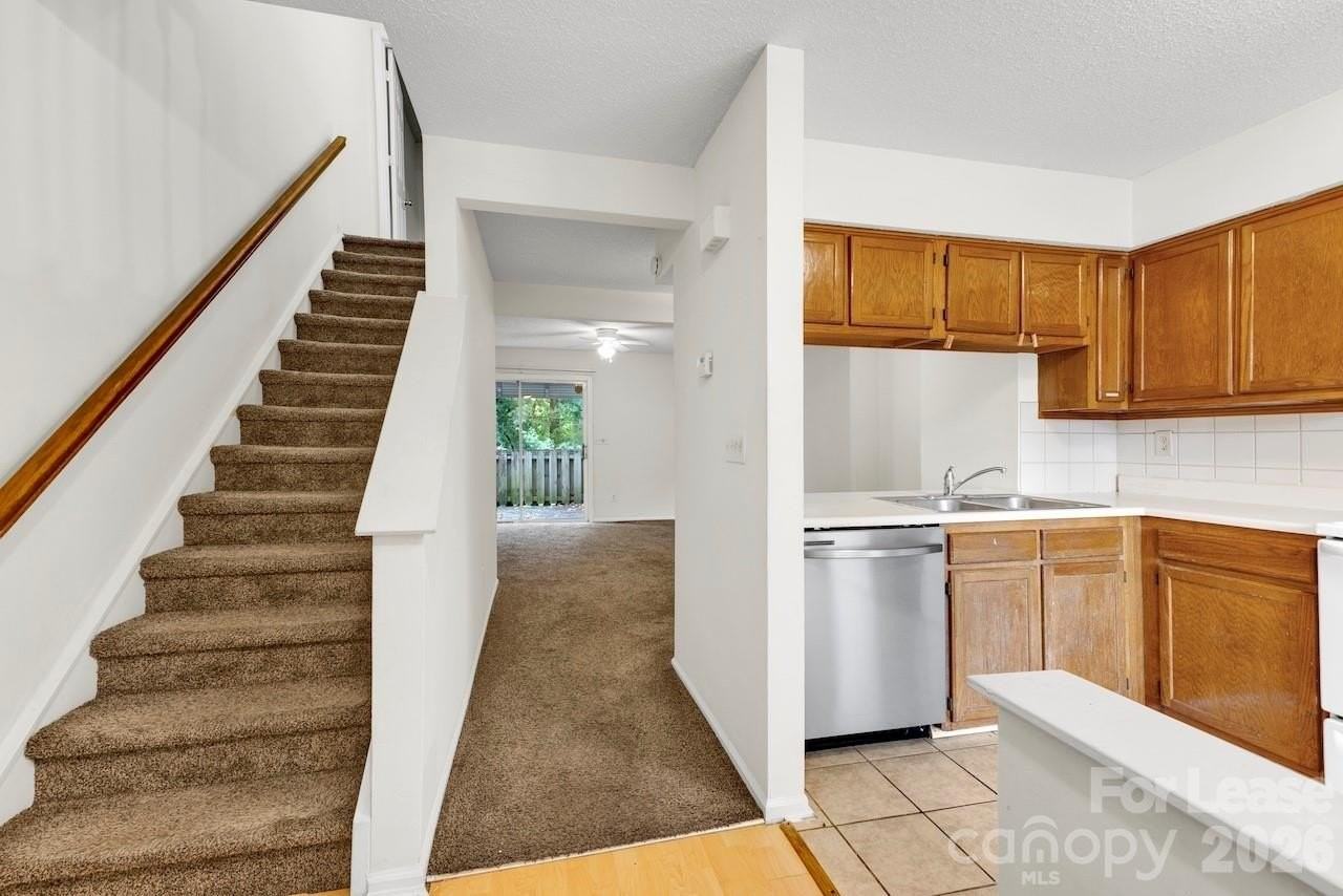 630 Lex Dr - Photo 3 of 19