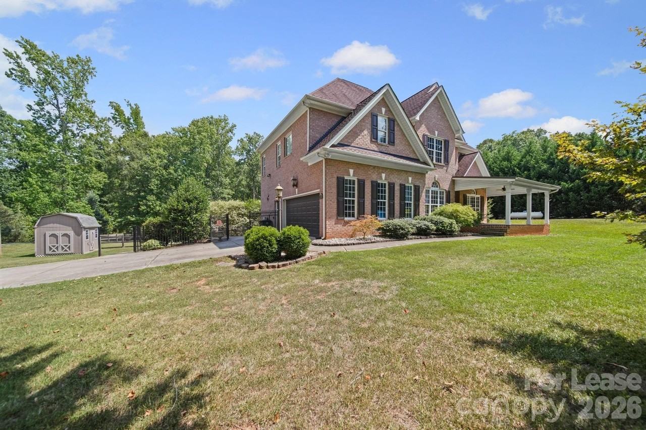 7107 Nesbit Rd - Photo 4 of 42
