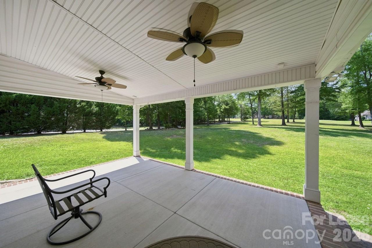 7107 Nesbit Rd - Photo 5 of 42