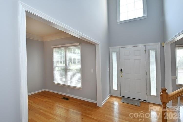 10402 Friarsgate Rd - Photo 4 of 36