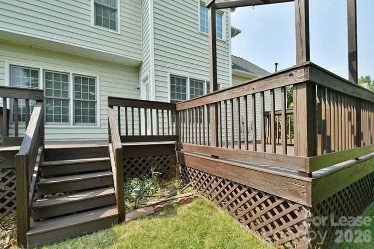 10402 Friarsgate Rd - Photo 5 of 36