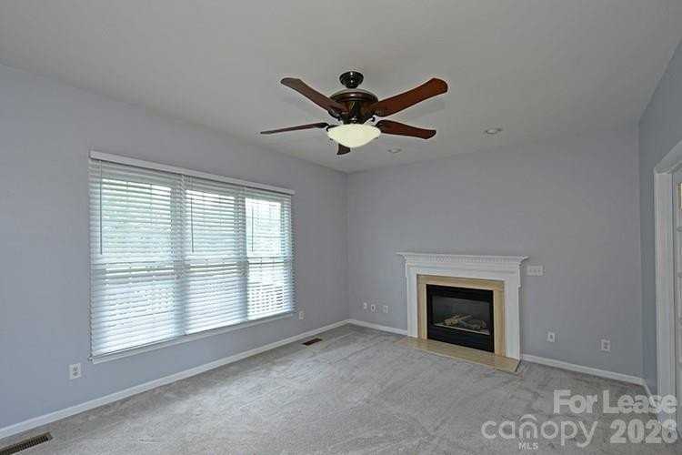 10402 Friarsgate Rd - Photo 4 of 42