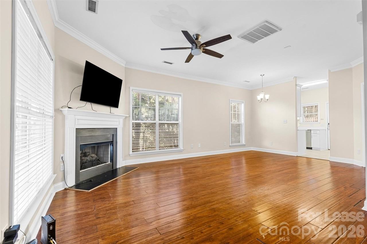958 W 1st St - Photo 2 of 30
