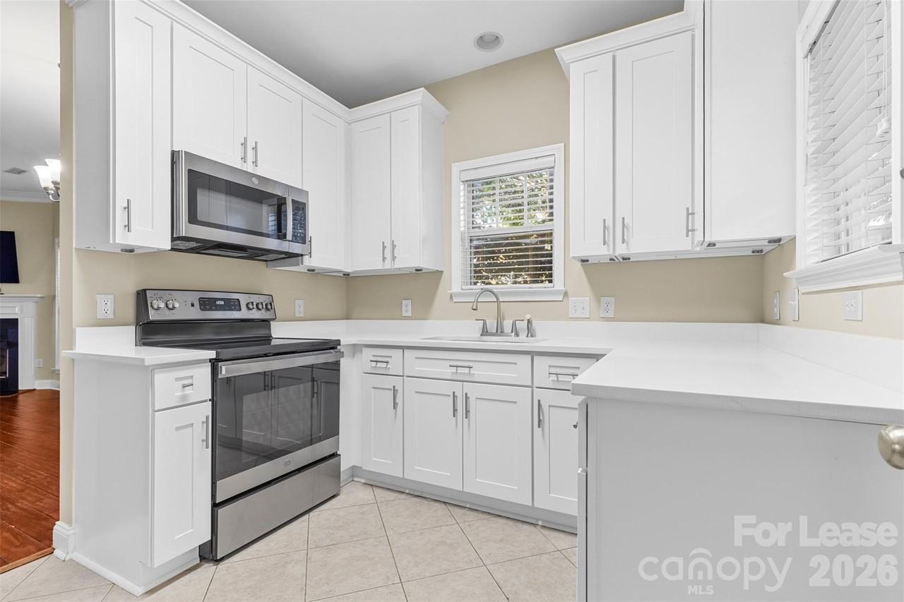 958 W 1st St - Photo 3 of 30