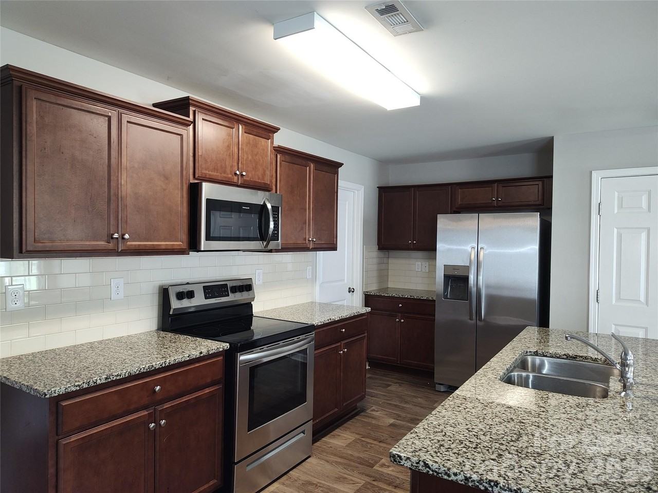 6731 Broad Valley Ct - Photo 3 of 26