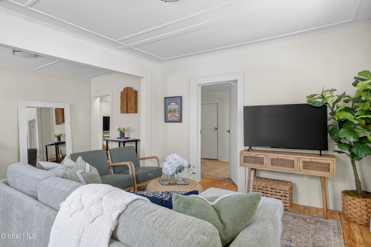 5 Van Dorn St #A - Photo 3 of 31