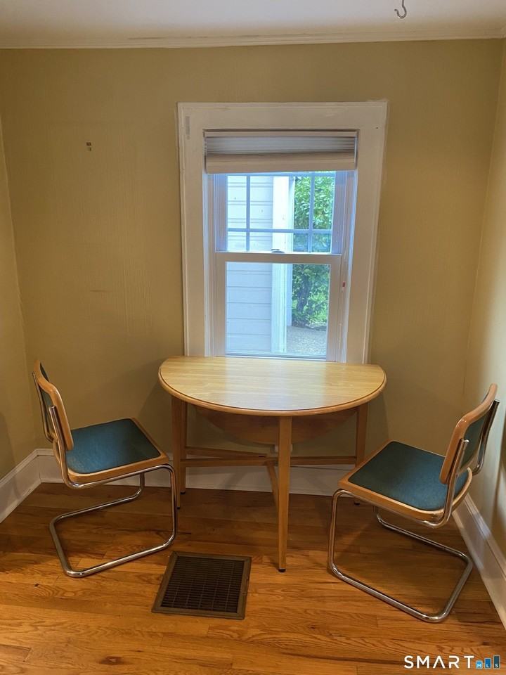 176 Forest St - Photo 3 of 8