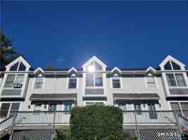 featured image of 34 Glenwood Ave #101