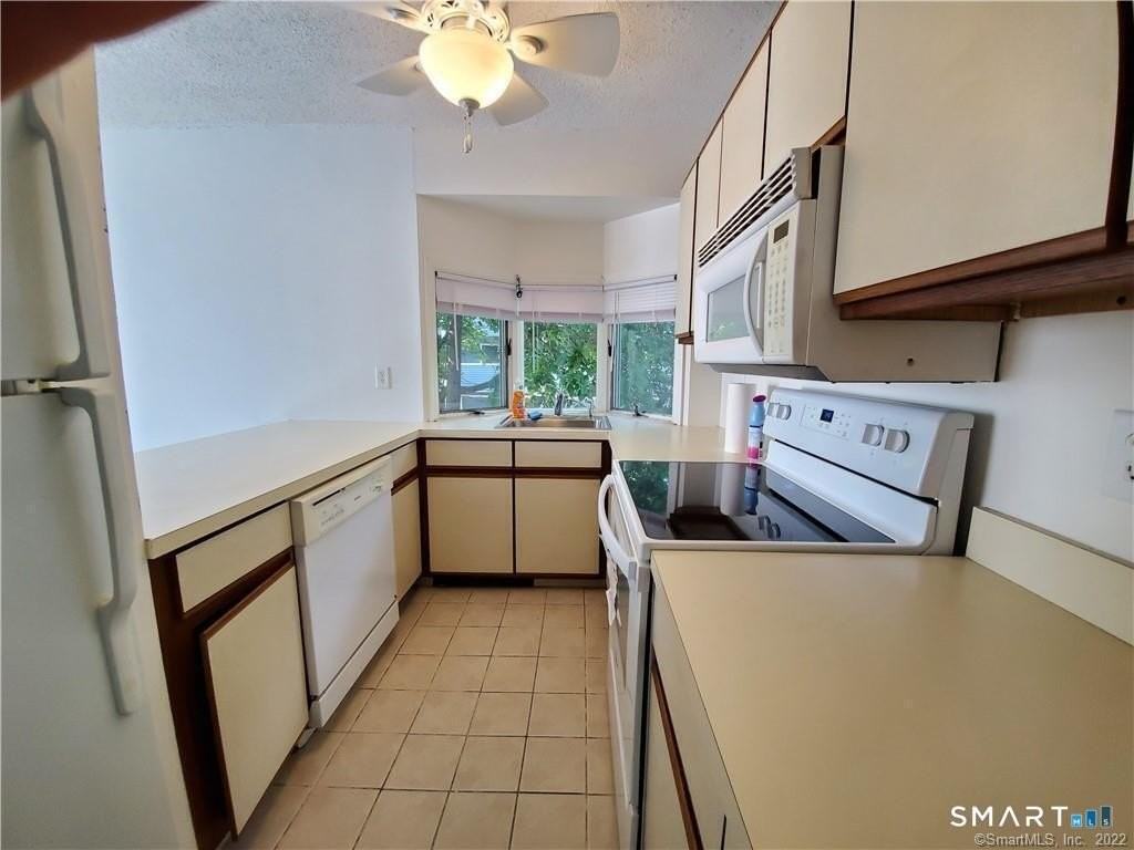 34 Glenwood Ave #101 - Photo 5 of 10