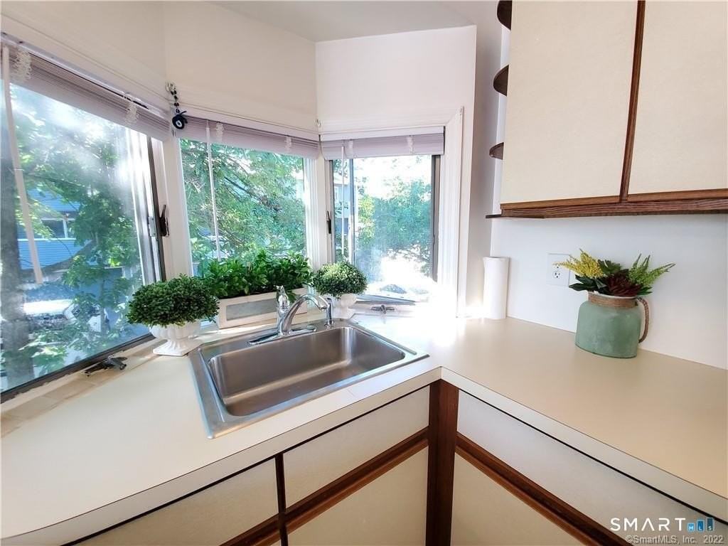34 Glenwood Ave #101 - Photo 7 of 10