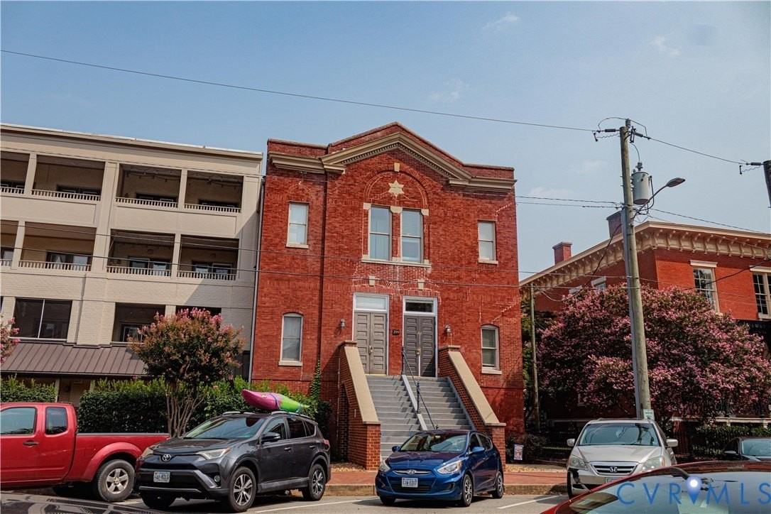 209 N 19th St #U31 - Photo 2 of 29