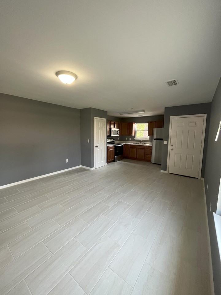 19 Park Cir Se #D - Photo 3 of 15