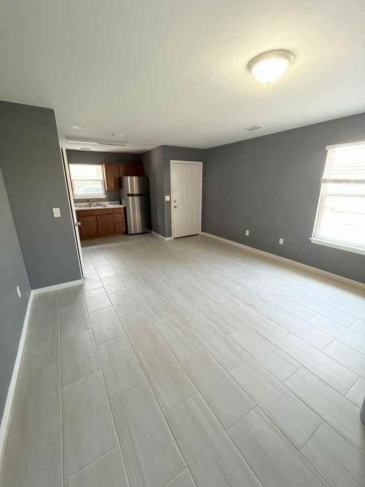 19 Park Cir Se #D - Photo 6 of 15