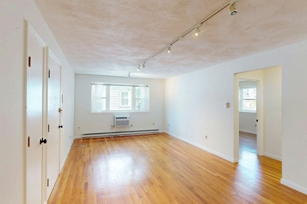 104 Trowbridge St - Photo 3 of 25