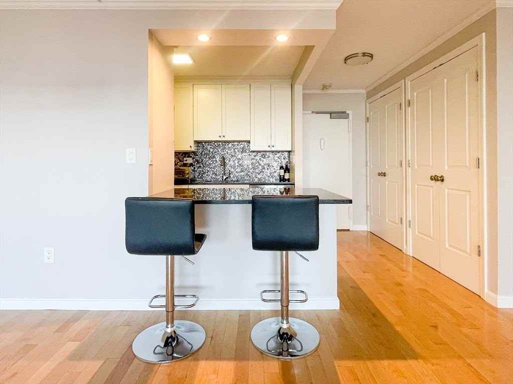 9 Hawthorne Pl Apt 11j - Photo 6 of 16