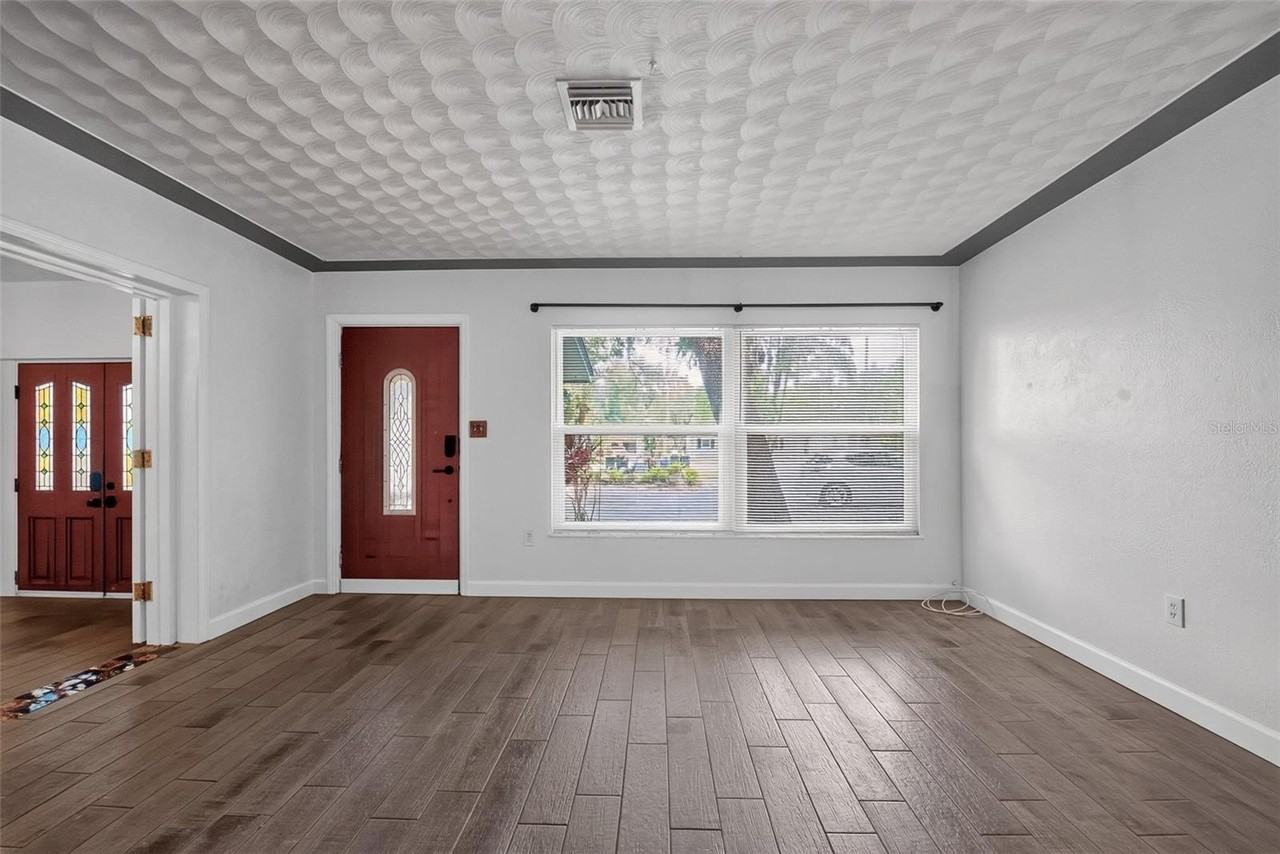 6270 62nd Ave N - Photo 5 of 30