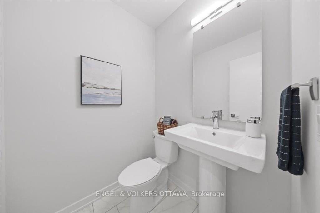 699 Honeydew St - Photo 5 of 33