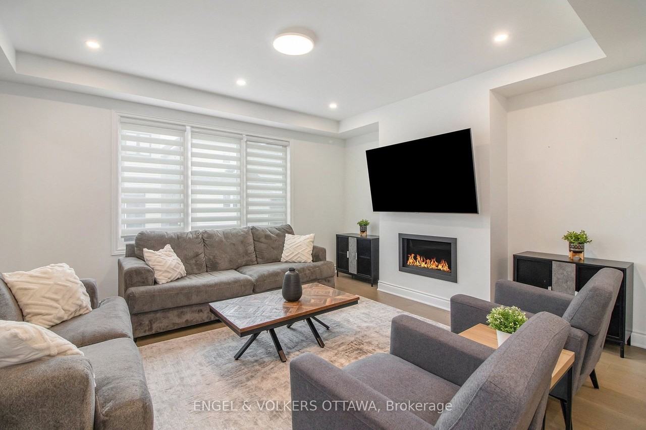 1031 Curraglass Walk - Photo 4 of 27