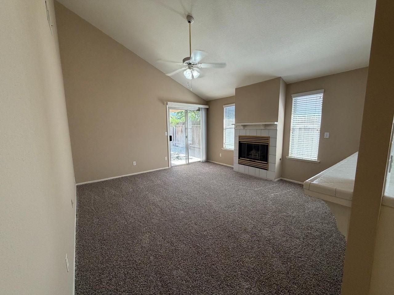 5246 W Magill Ave - Photo 7 of 18