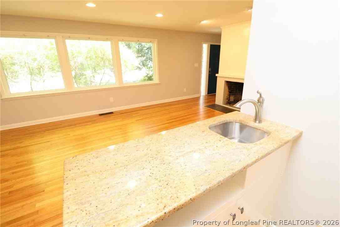 1009 Dogwood Ln - Photo 7 of 45