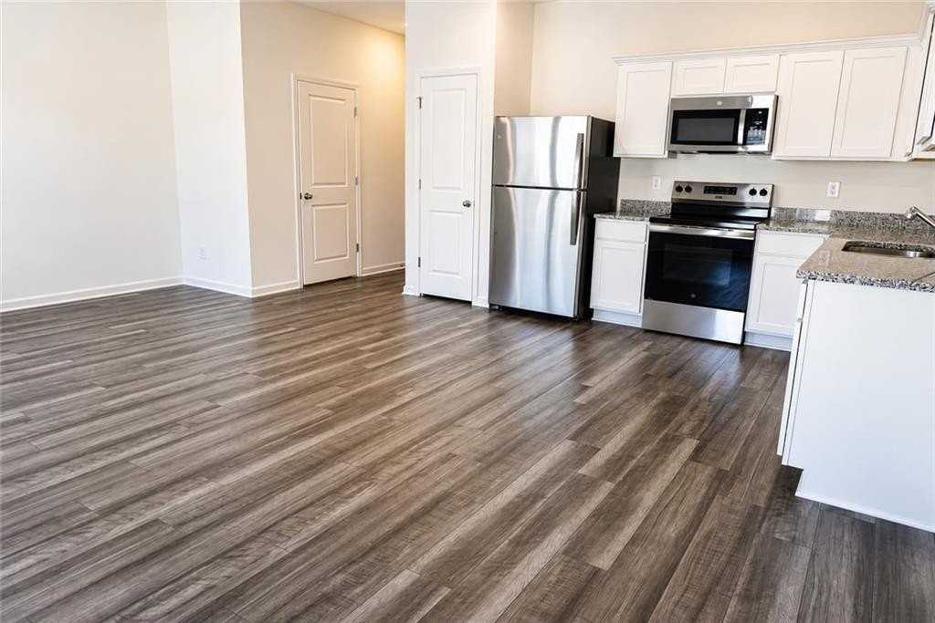 2095 Emerson Dr - Photo 3 of 11