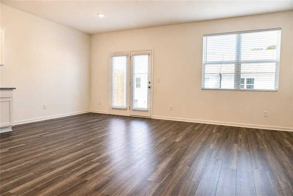 2095 Emerson Dr - Photo 4 of 11