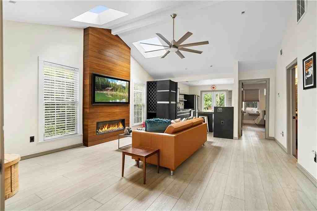 1634 Tallulah St Nw - Photo 7 of 26