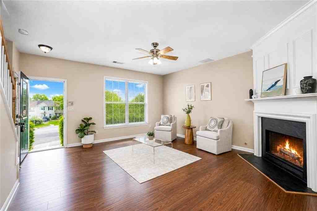 1745 Kilmington Ct - Photo 6 of 36