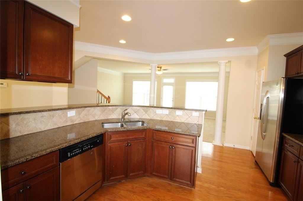 10752 Camarilla Ct - Photo 6 of 40