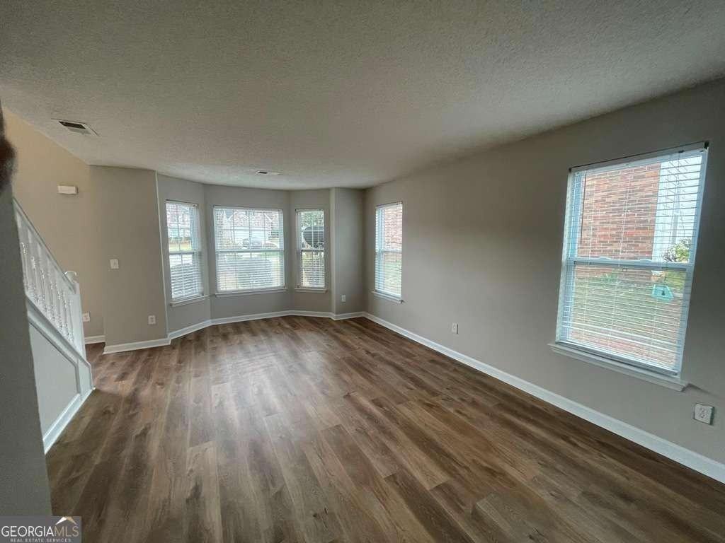 408 Canoga Ct - Photo 3 of 20