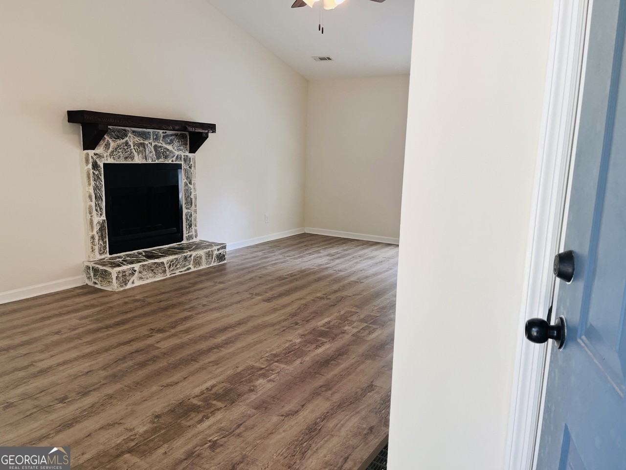 28 Bowers Dr - Photo 4 of 47