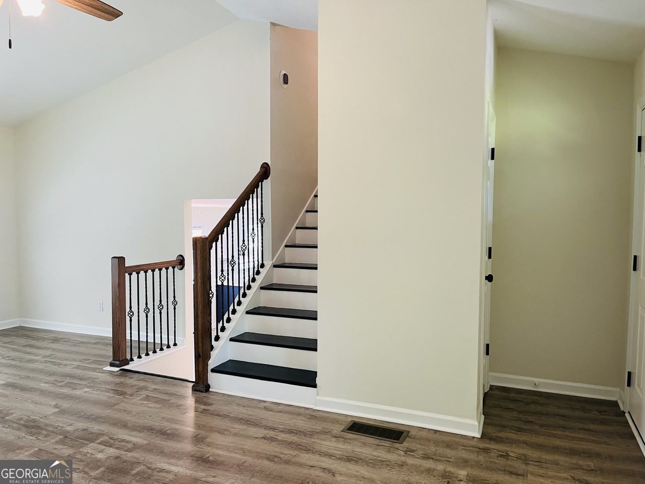 28 Bowers Dr - Photo 6 of 47