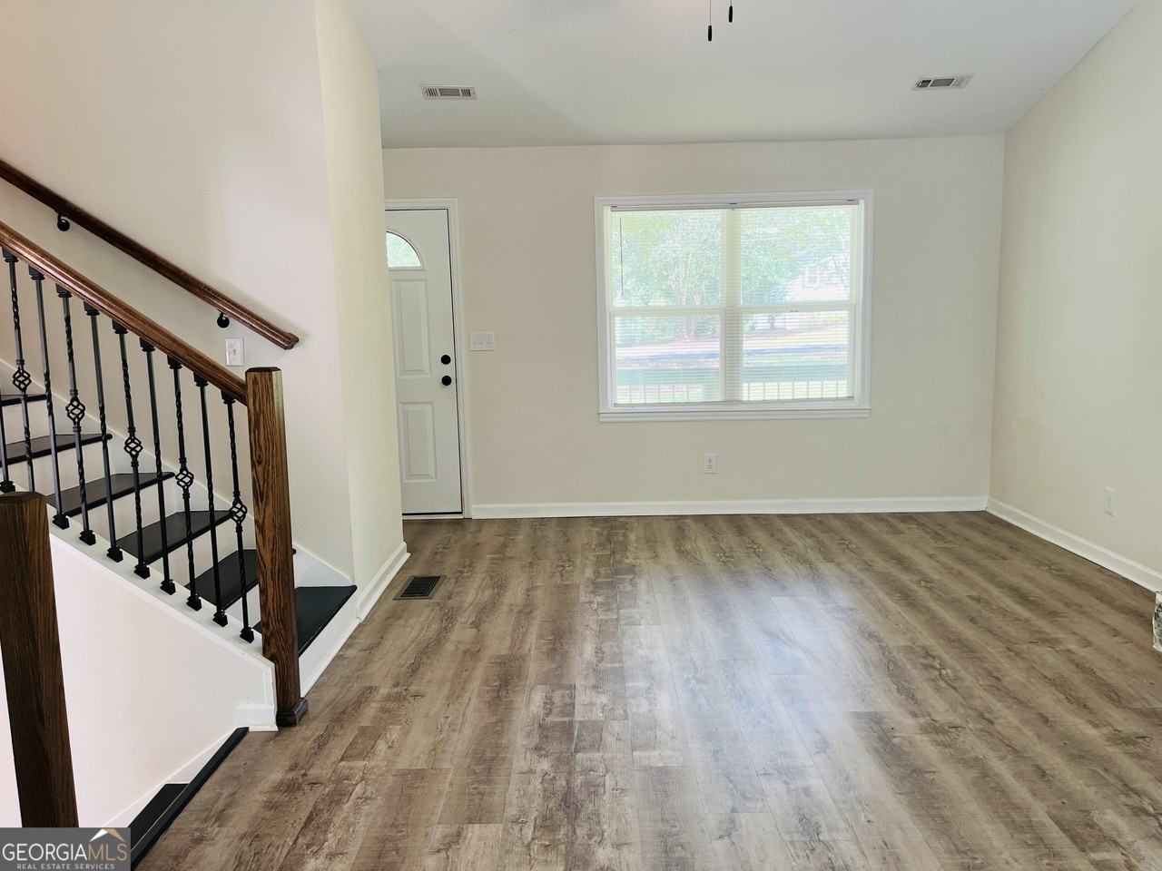 28 Bowers Dr - Photo 7 of 47