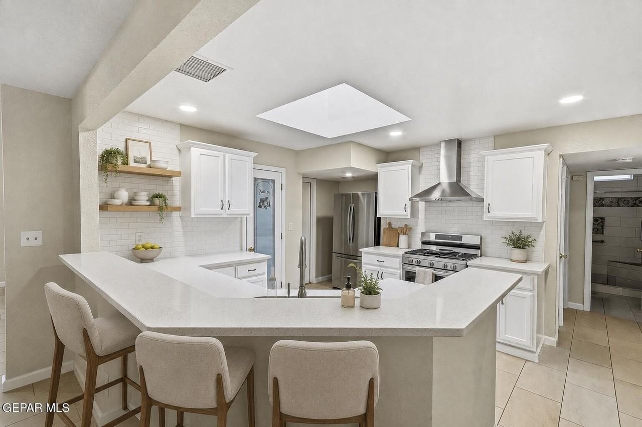 1308 Rose Bud Ln - Photo 6 of 28