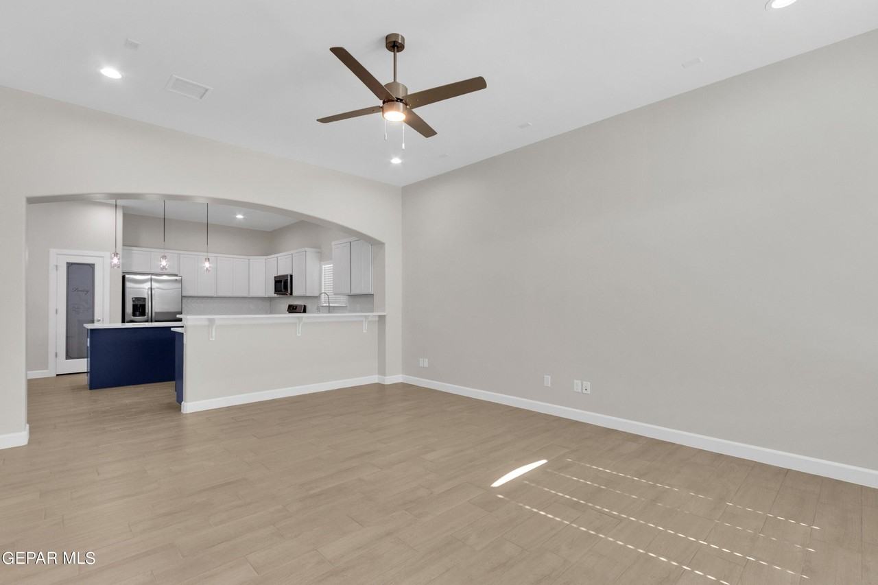 13931 Sky Harbor Ave - Photo 4 of 40