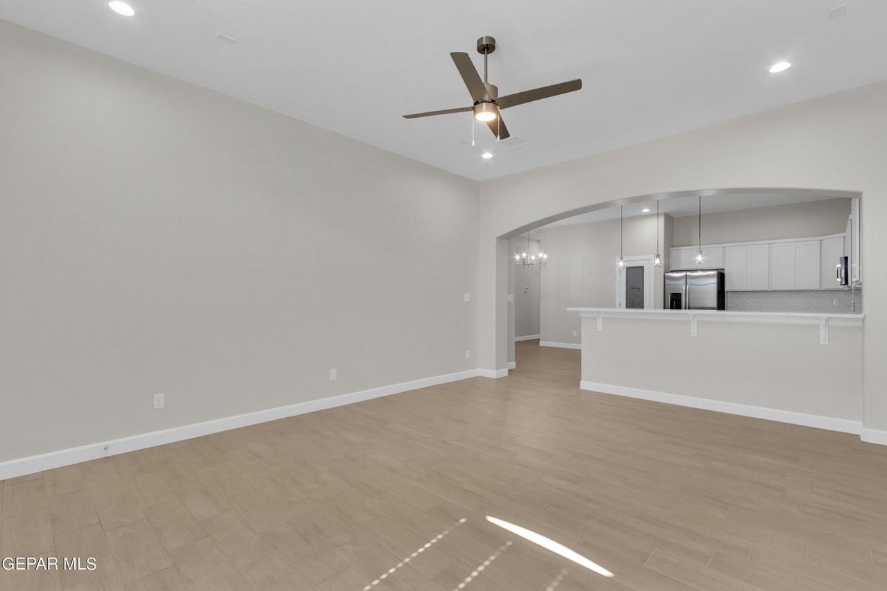 13931 Sky Harbor Ave - Photo 5 of 40