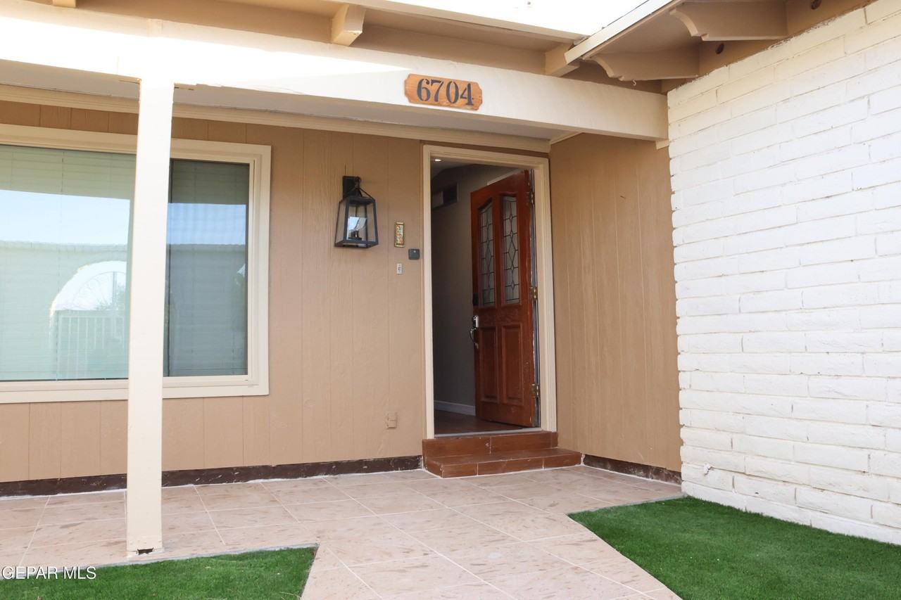 6704 La Cadena Dr - Photo 6 of 37