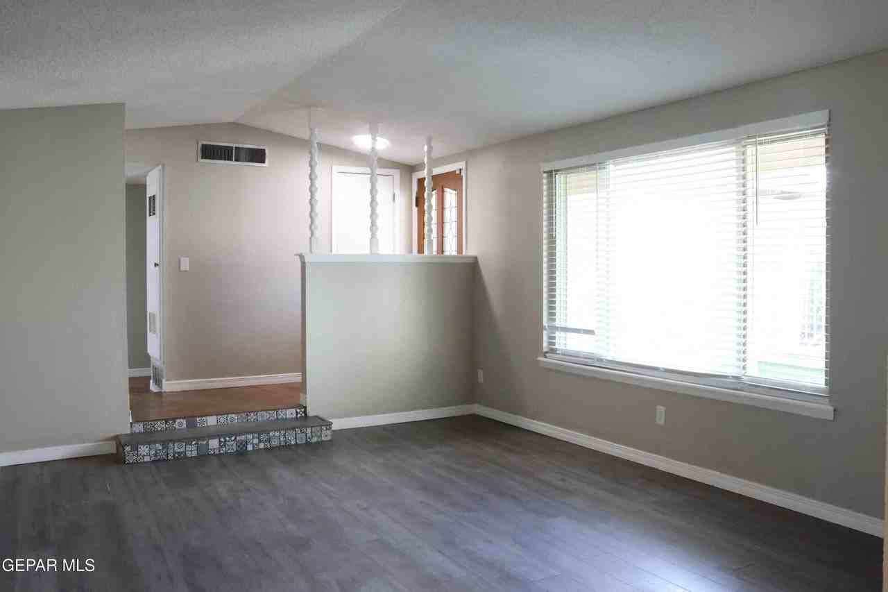 6704 La Cadena Dr - Photo 7 of 37
