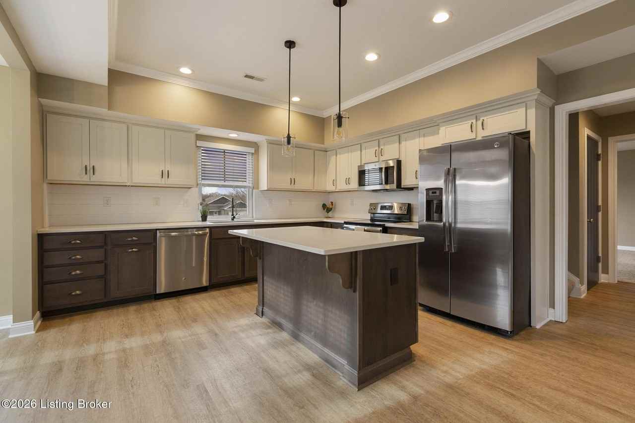 1802 Faith Ave - Photo 5 of 37